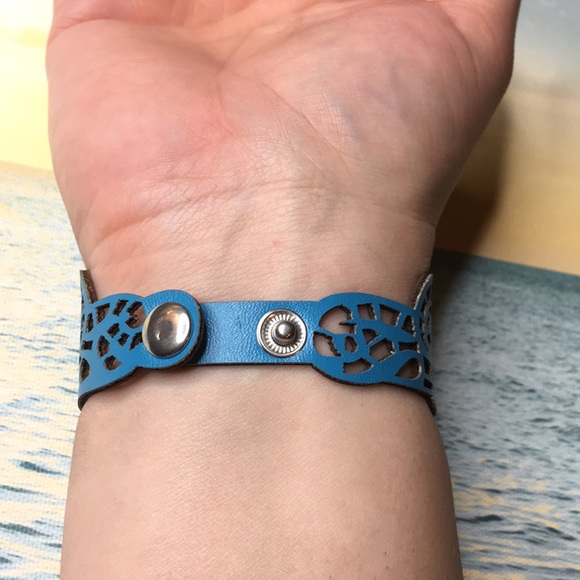 Hollow Laser Cut Blue Bracelet - Picture 2 of 8